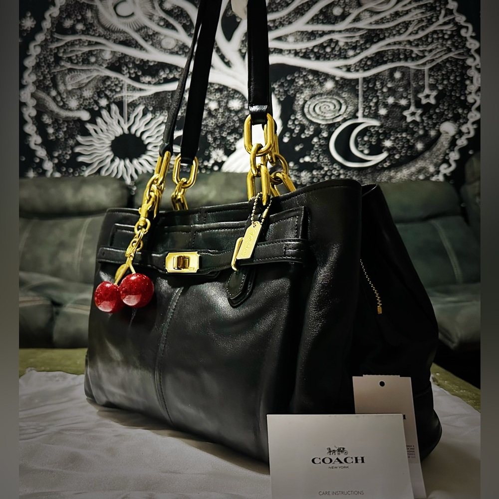 Vintage style Coach Black Leather Shoulder Bag with Gold Accents - Picture 3 of 17